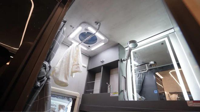 豪华的览众房车5月16亮相成都展开元棋牌颠覆皮卡房车认知大空间超(图10)
